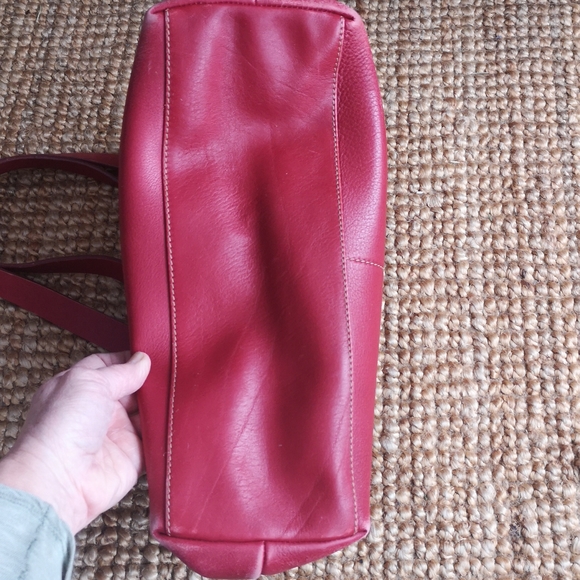 3 for $30 Peter Kent red leather bag - Picture 10 of 16